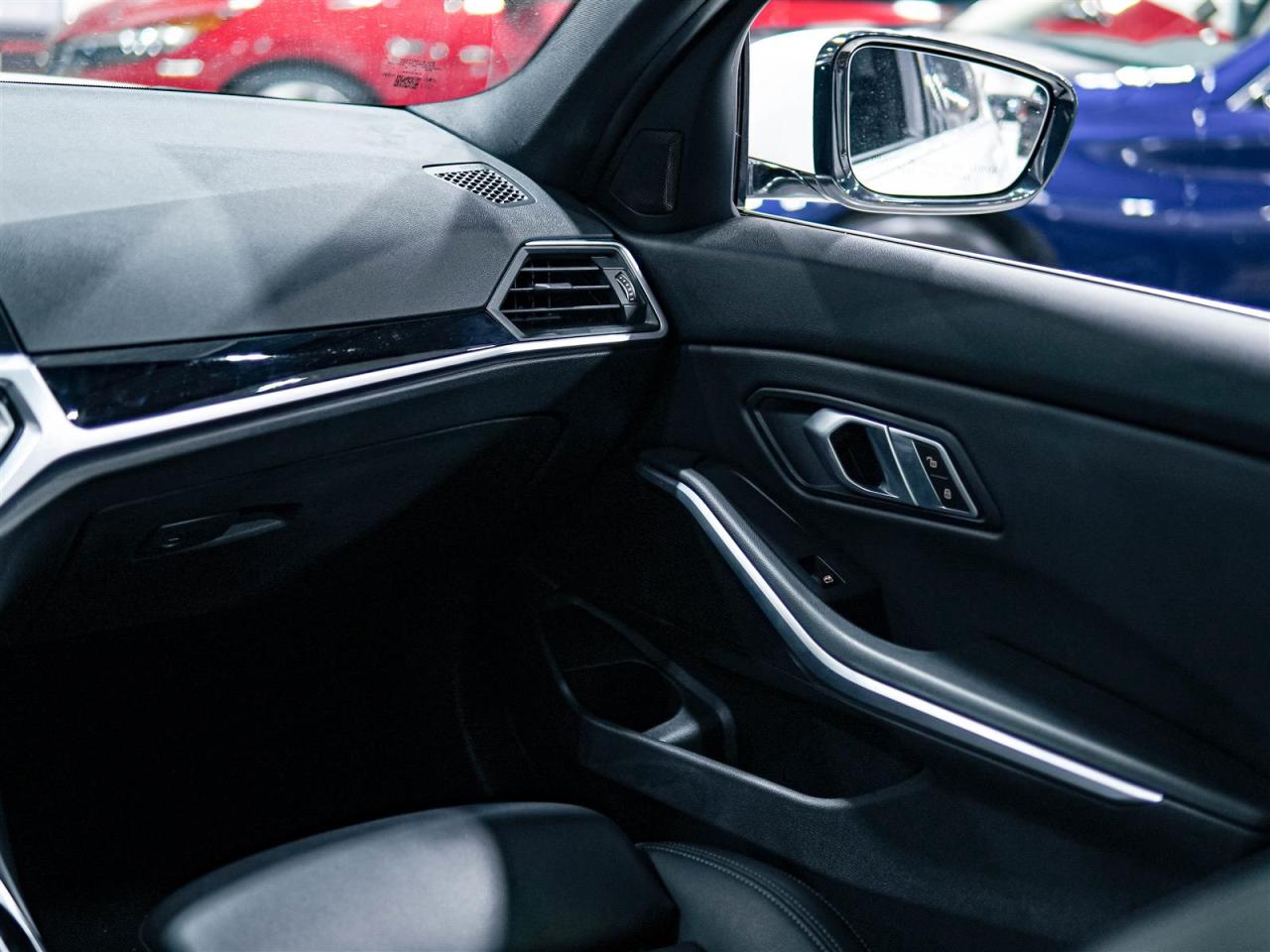 2022 BMW 330xi xDrive | NO ACCIDENTS | 7 SERV REC | NAV | BLIND Photo