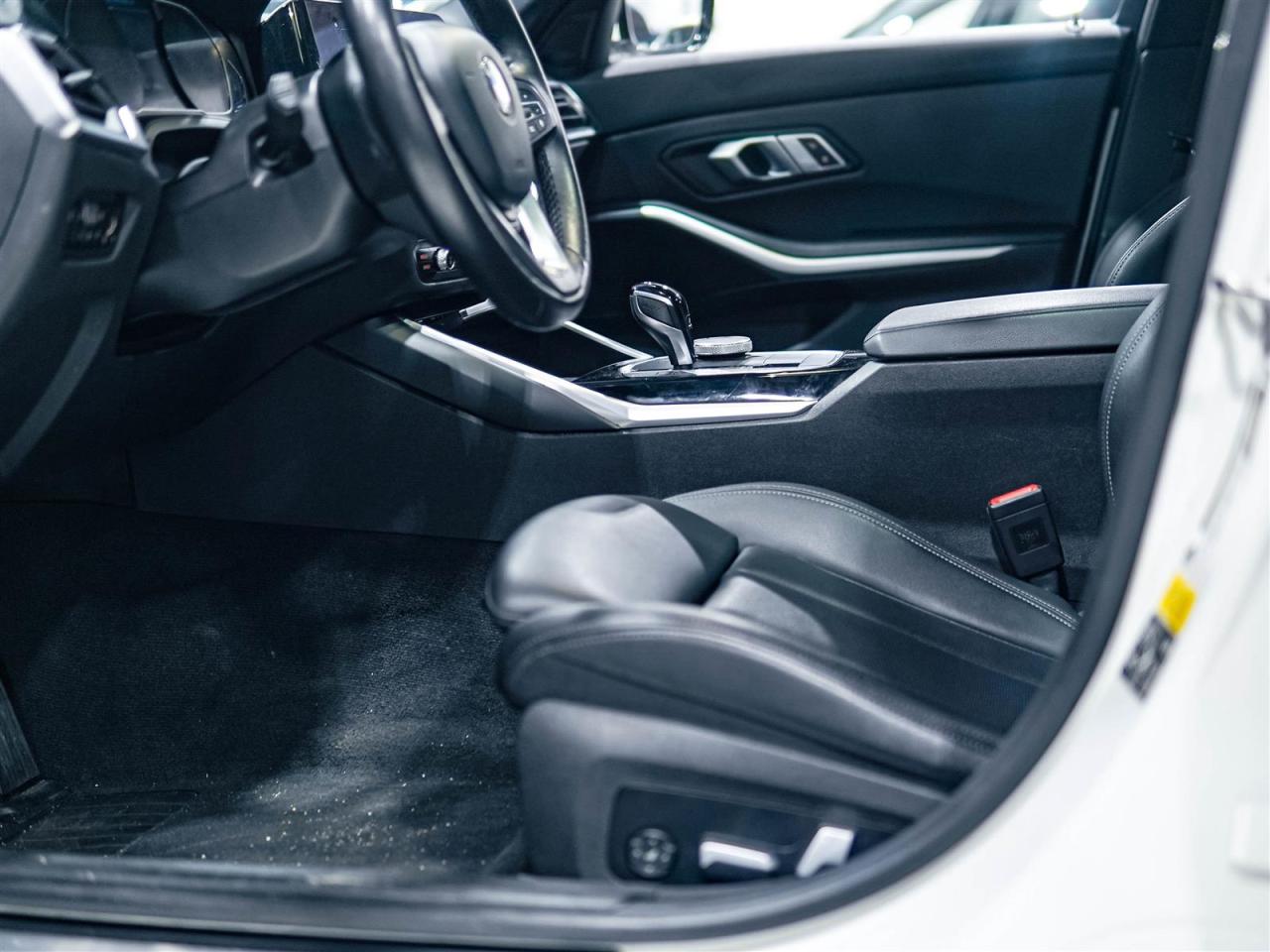 2022 BMW 330xi xDrive | NO ACCIDENTS | 7 SERV REC | NAV | BLIND Photo