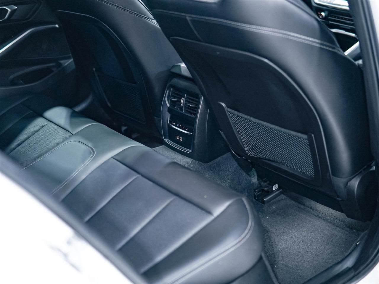 2022 BMW 330xi xDrive | NO ACCIDENTS | 7 SERV REC | NAV | BLIND Photo