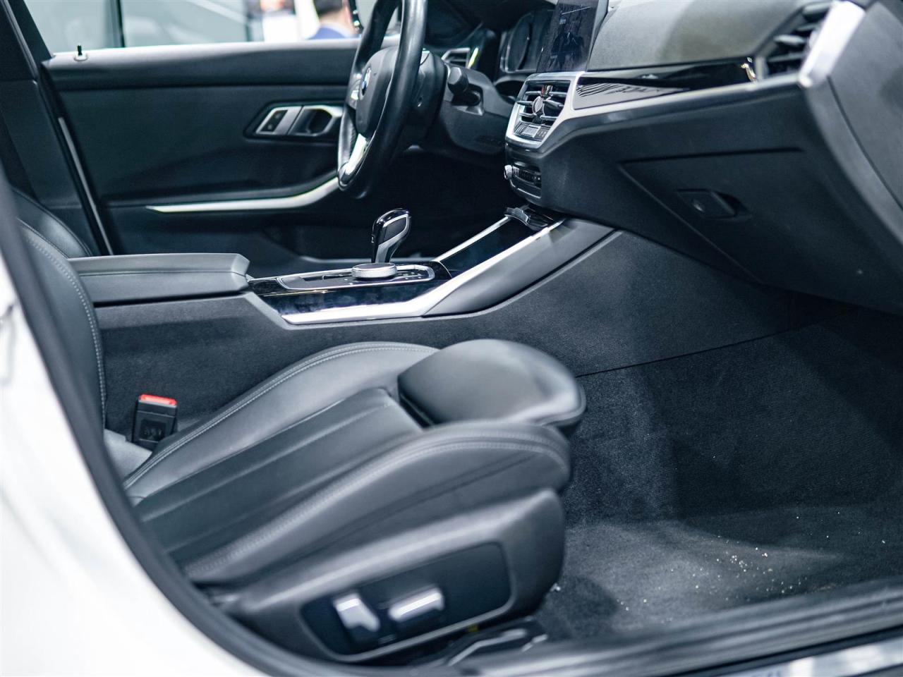 2022 BMW 330xi xDrive | NO ACCIDENTS | 7 SERV REC | NAV | BLIND Photo