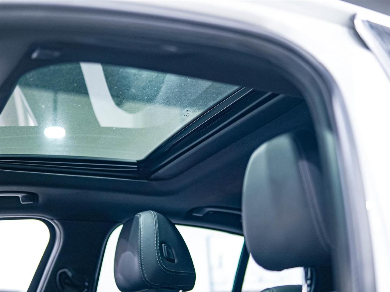 2022 BMW 330xi xDrive | NO ACCIDENTS | 7 SERV REC | NAV | BLIND Photo