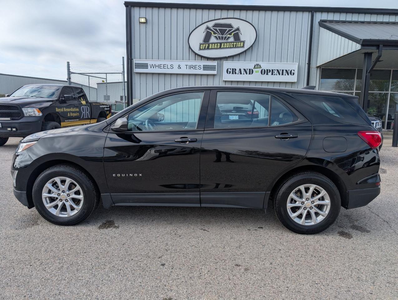 2018 Chevrolet Equinox LS - Photo #2