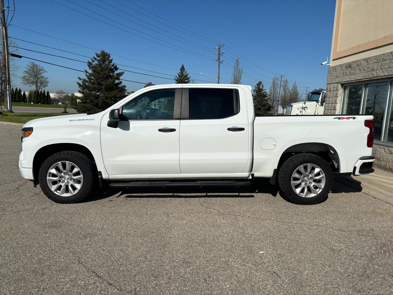 2022 Chevrolet Silverado 1500 4x4 sport - Photo #2
