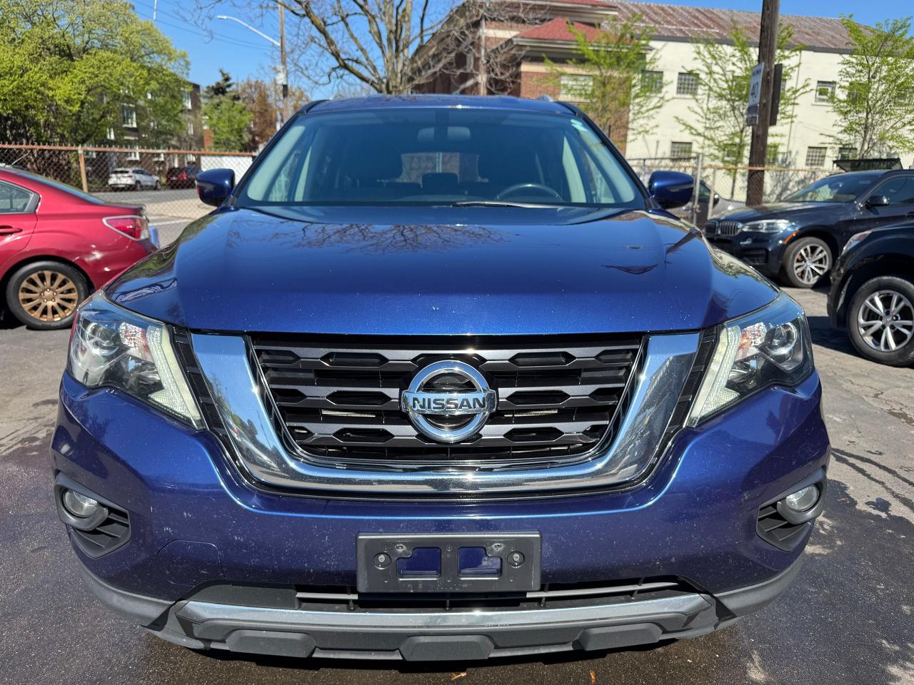 2017 Nissan Pathfinder SV - Photo #2
