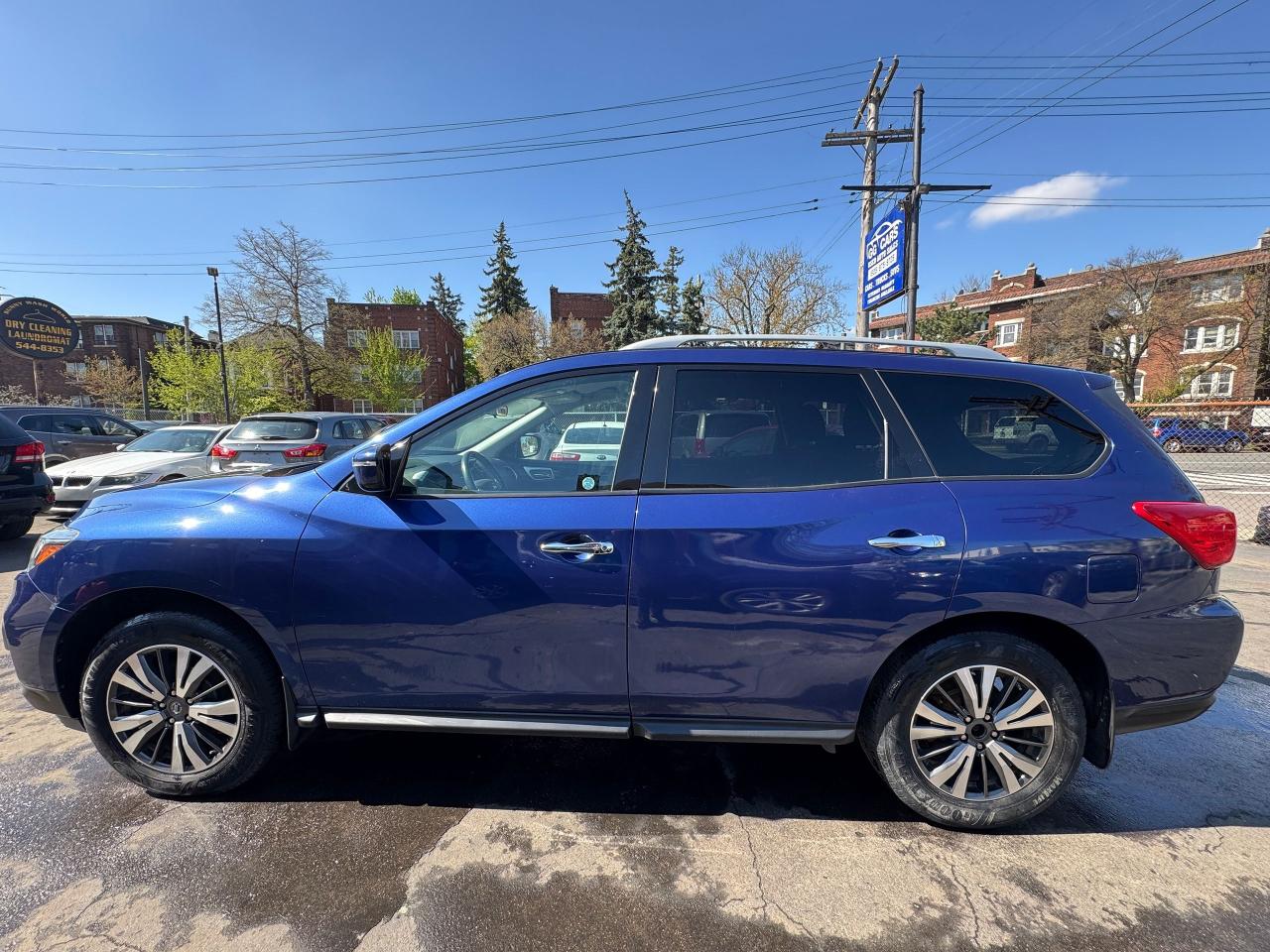 2017 Nissan Pathfinder SV - Photo #8