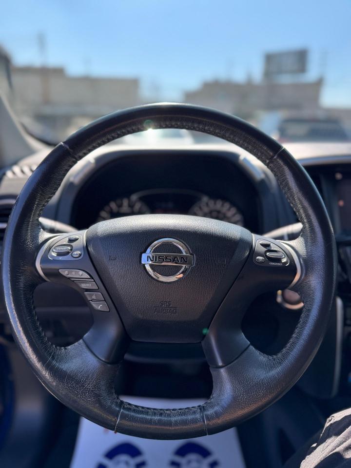 2017 Nissan Pathfinder SV - Photo #15