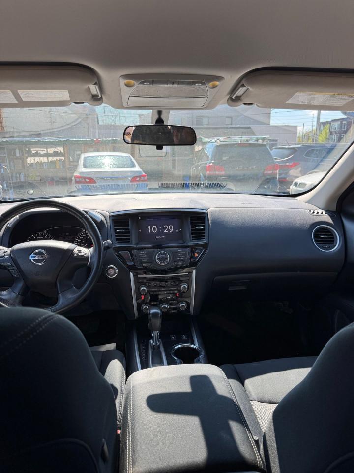 2017 Nissan Pathfinder SV - Photo #20