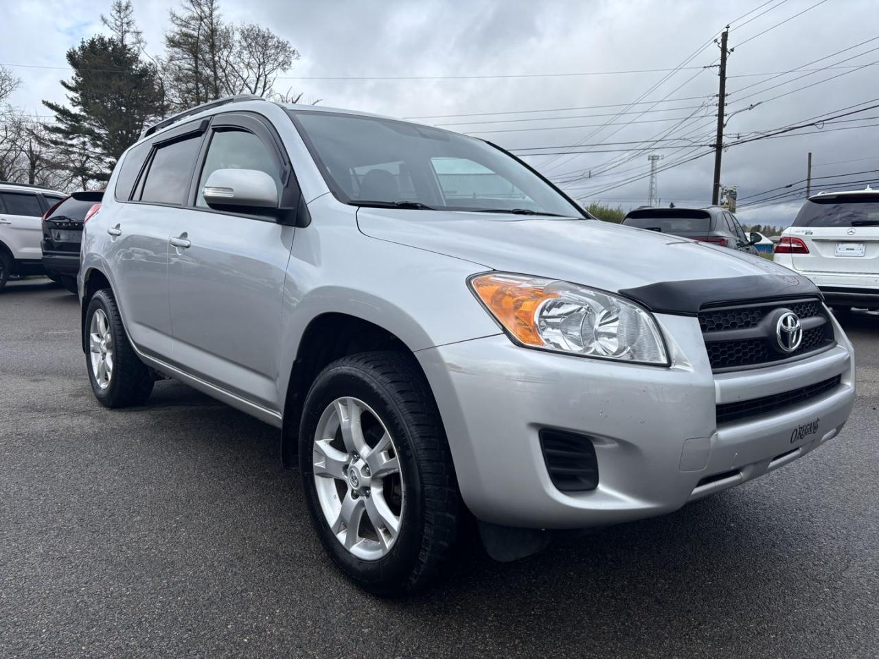 Used 2011 Toyota RAV4 I4 / 4WD / SPARE TIRE W/ COVER / TOW PACKAGE / ROOF RACKS / SUNROOF / ALLOY WHEELS for sale in Truro, NS