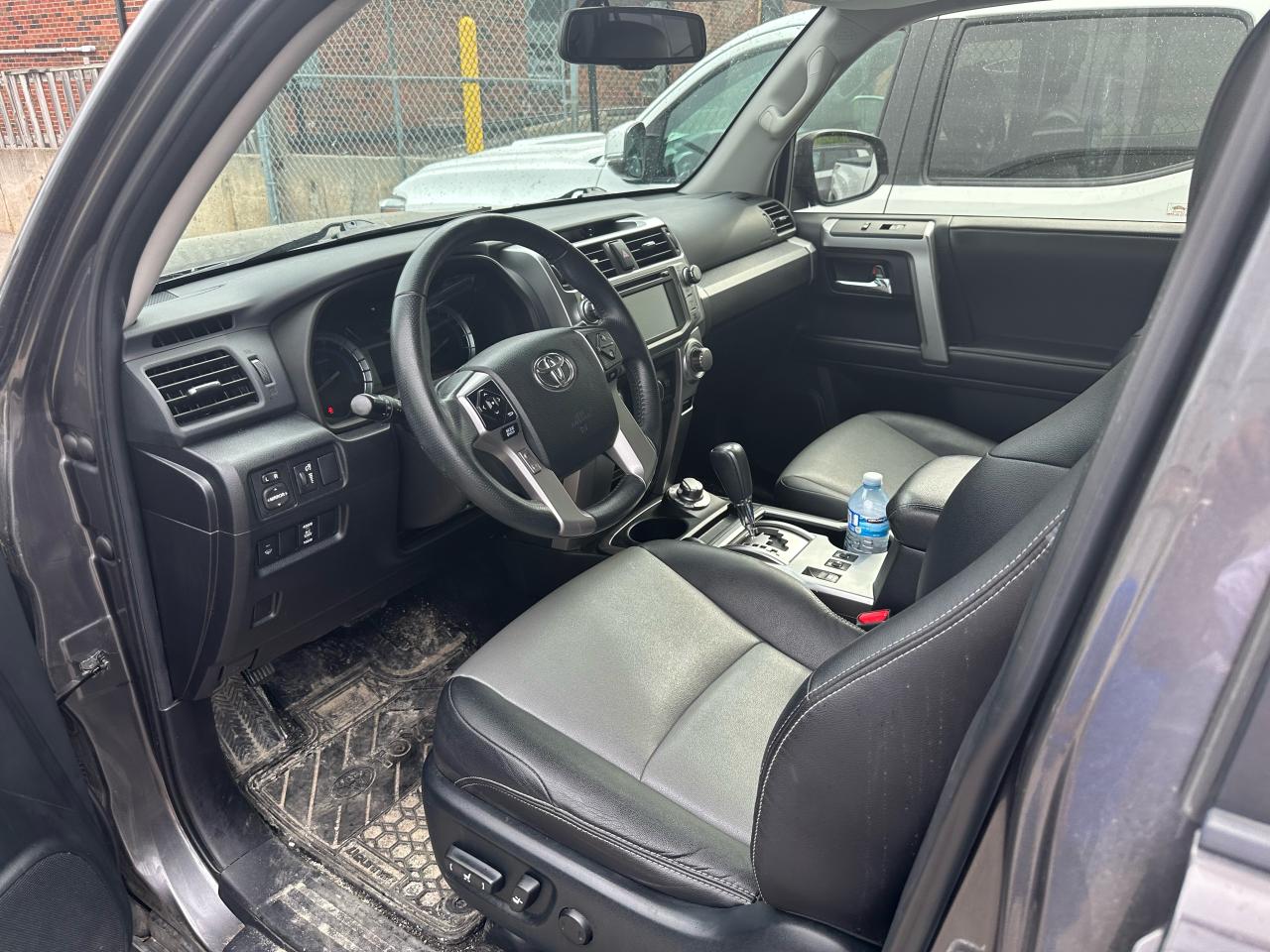 2016 Toyota 4Runner SR5 | Premium | 4WD | 7 Seater | Leather | Roof ++ Photo20