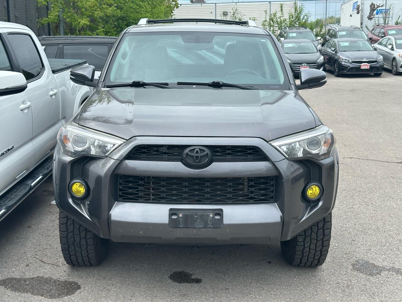 2016 Toyota 4Runner SR5 | Premium | 4WD | 7 Seater | Leather | Roof ++ Photo19