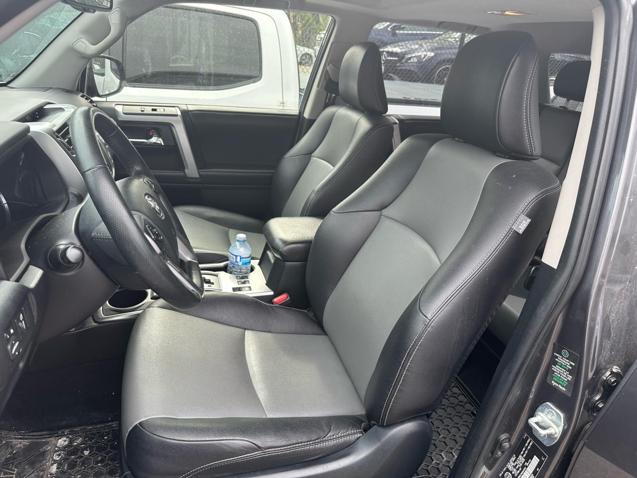 2016 Toyota 4Runner SR5 | Premium | 4WD | 7 Seater | Leather | Roof ++ Photo21