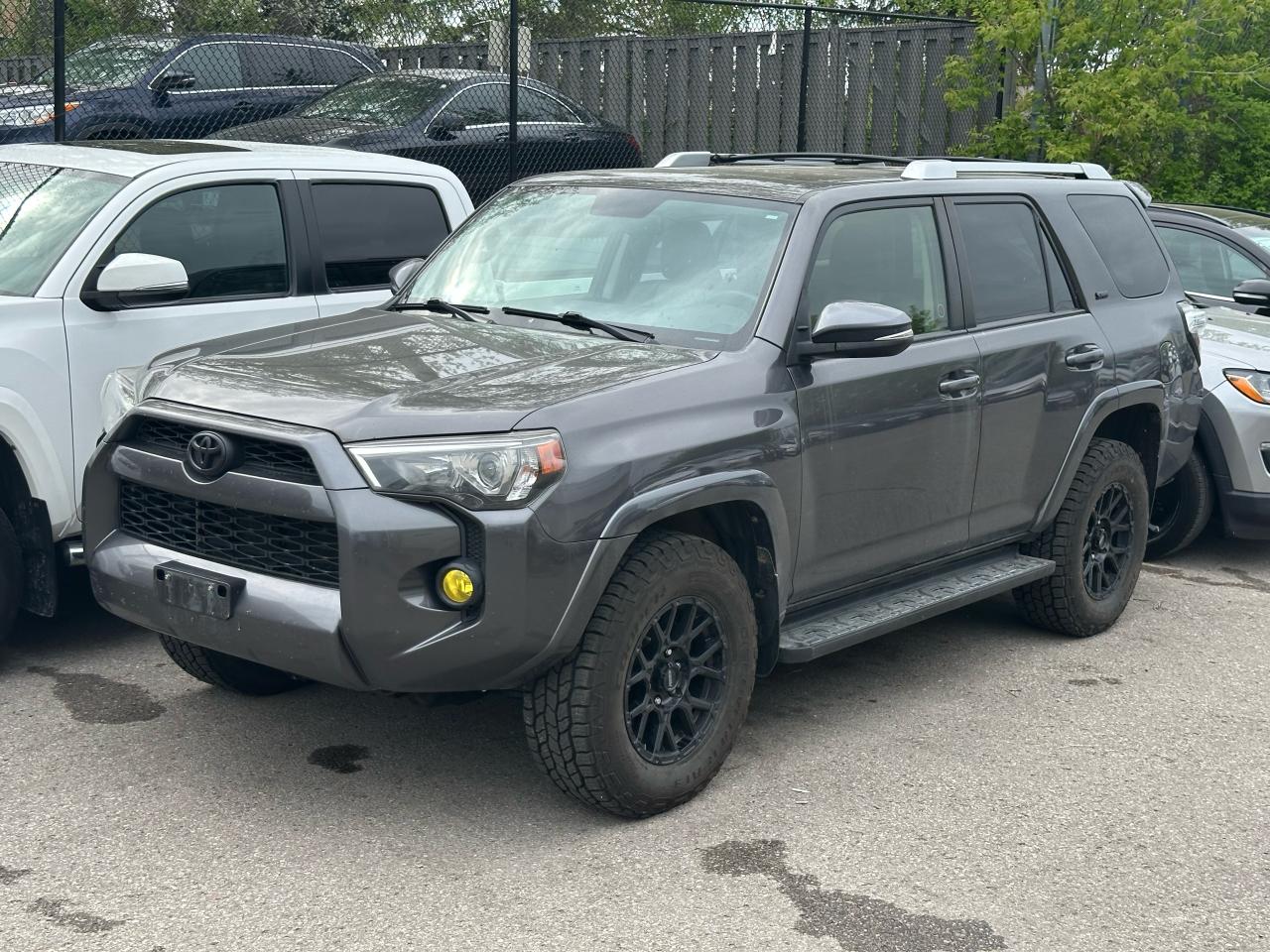 2016 Toyota 4Runner SR5 | Premium | 4WD | 7 Seater | Leather | Roof ++ Photo4