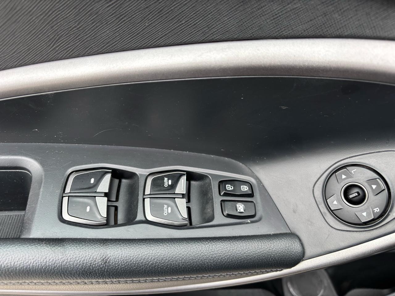2016 Hyundai Santa Fe Sport Premium, All Wheel Drive, P. Seats, Alloys - Photo #16