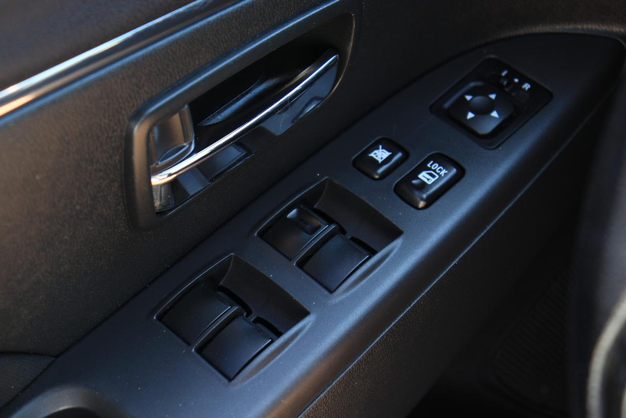 2016 Mitsubishi RVR SE | 4WD | Reverse Cam | Bluetooth | Alloys & More Photo