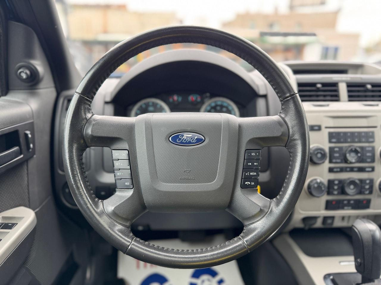 2012 Ford Escape FWD 4dr XLT CERTIFIED NO ACCIDENTS - Photo #12