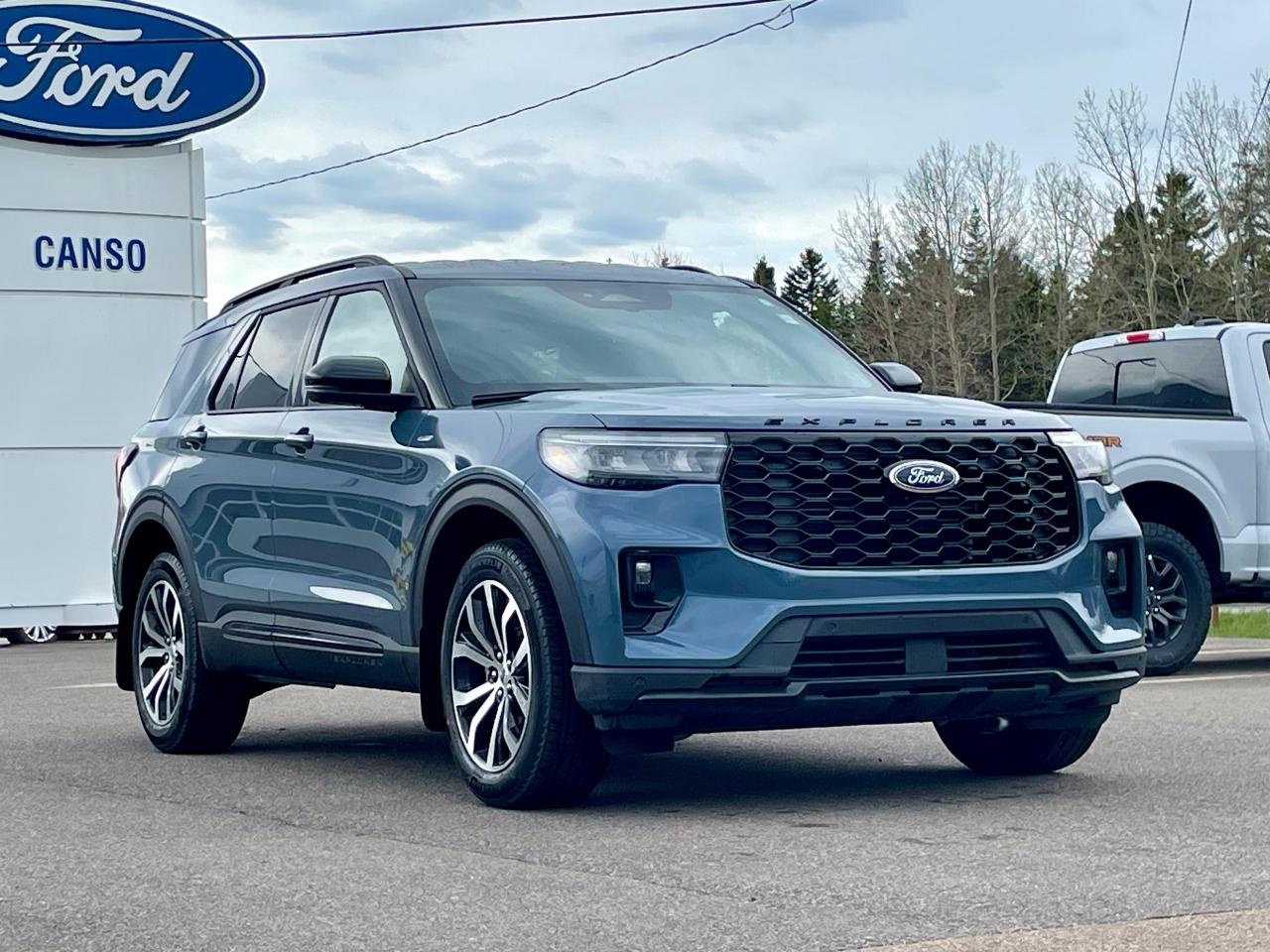 2025 Ford Explorer ST-LINE 4WD Photo2