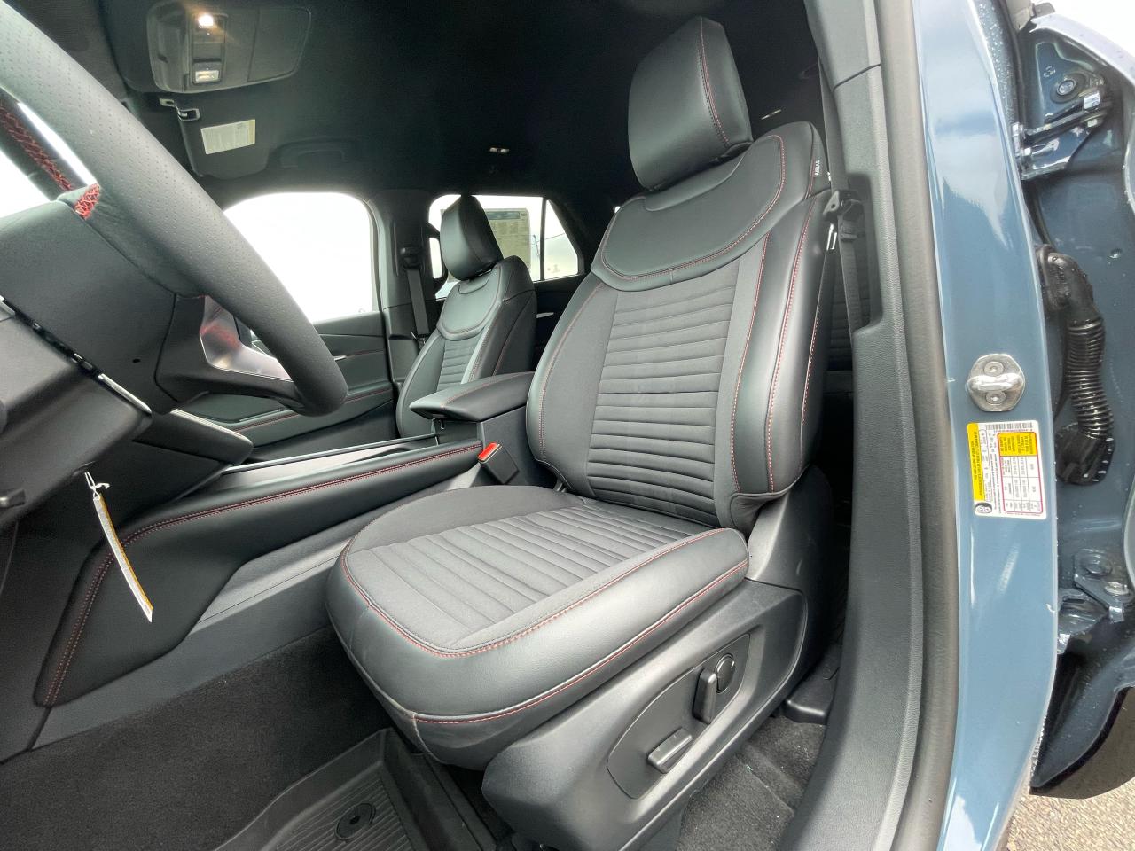 2025 Ford Explorer ST-LINE 4WD Photo5
