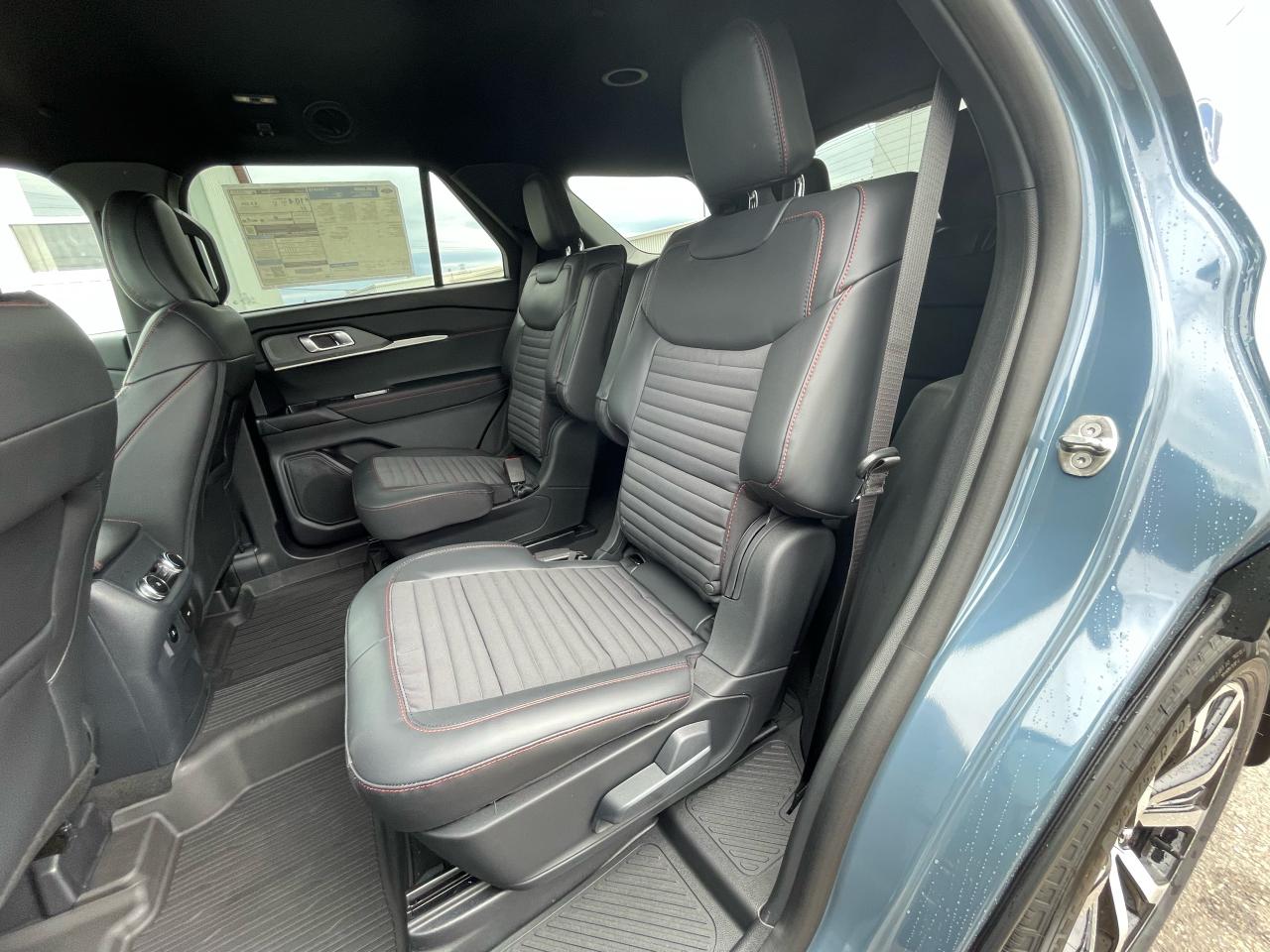 2025 Ford Explorer ST-LINE 4WD Photo5
