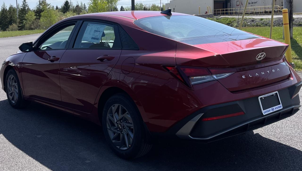 2025 Hyundai Elantra Preferred Photo4