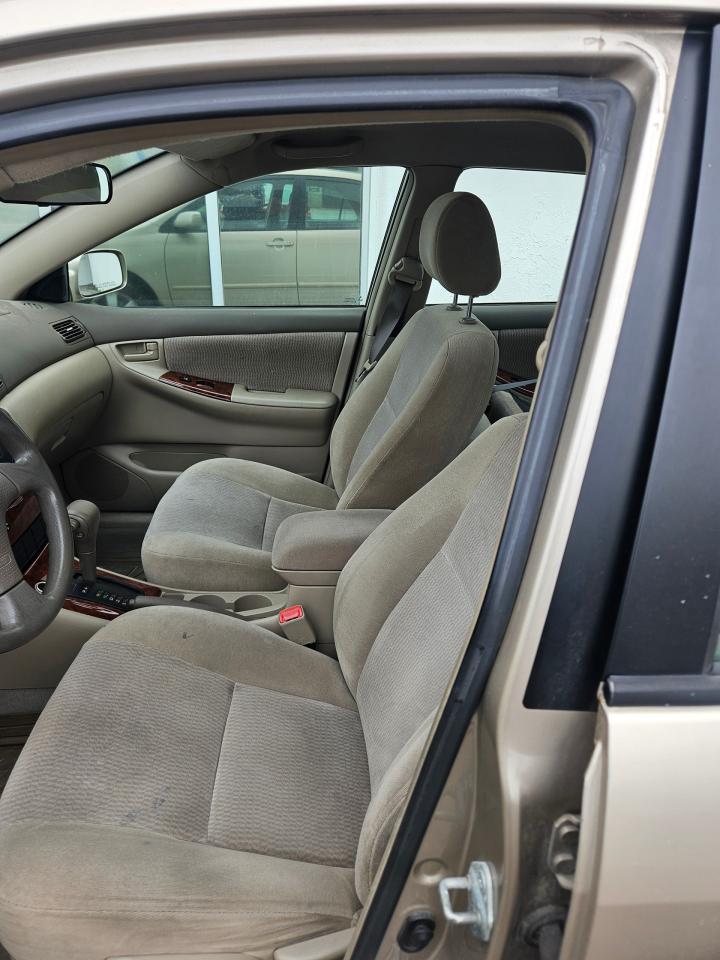 2005 Toyota Corolla CE - Photo #10