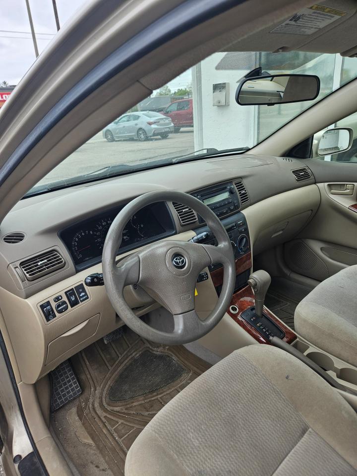 2005 Toyota Corolla CE - Photo #9