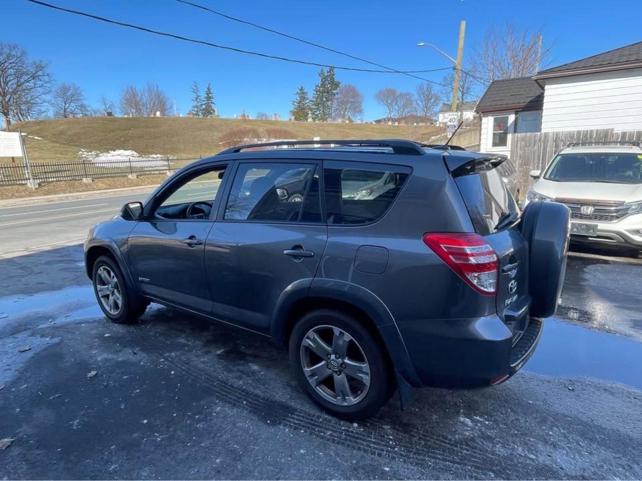 2012 Toyota RAV4  - Photo #4
