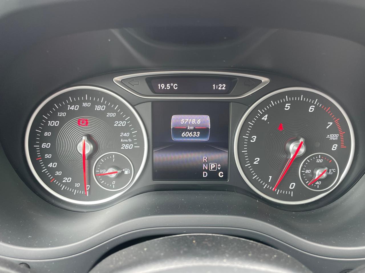 2016 Mercedes-Benz B-Class B 250 Sports Tourer - Photo #9