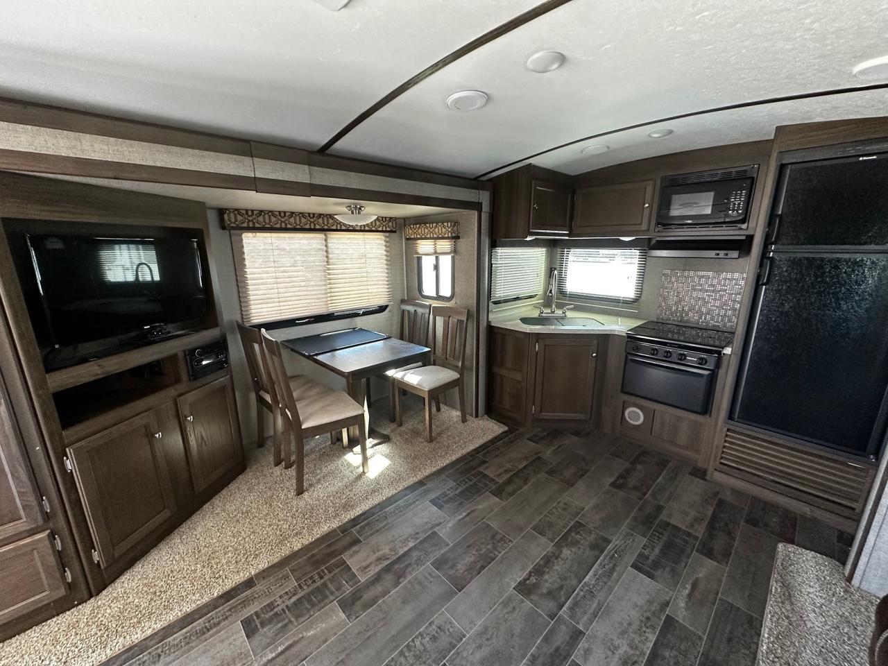2017 Keystone Premier 24RKPR 