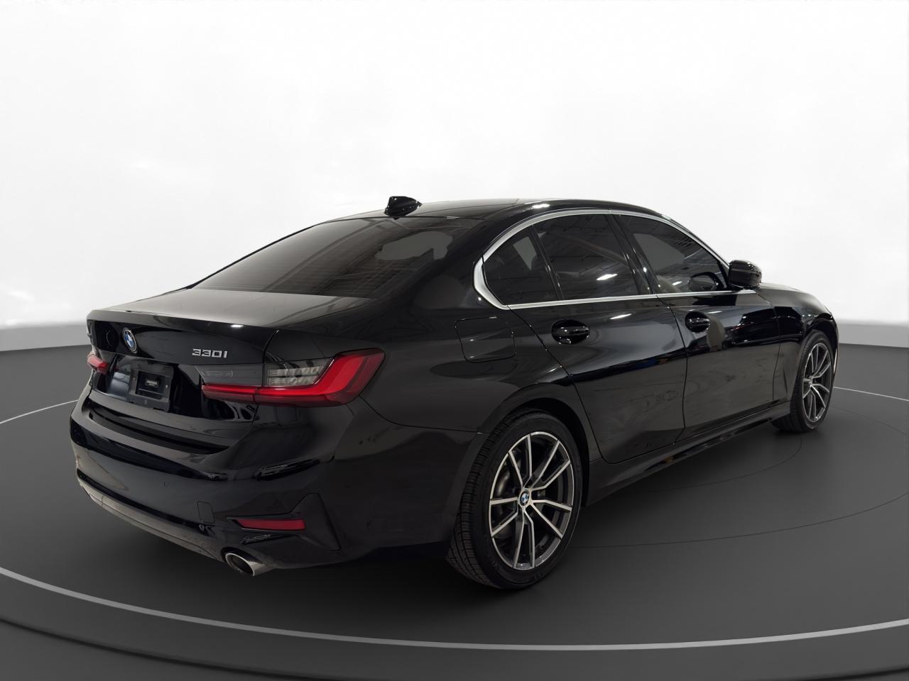 2022 BMW 3 Series 330i xDrive | RED INTERIOR - Photo #7