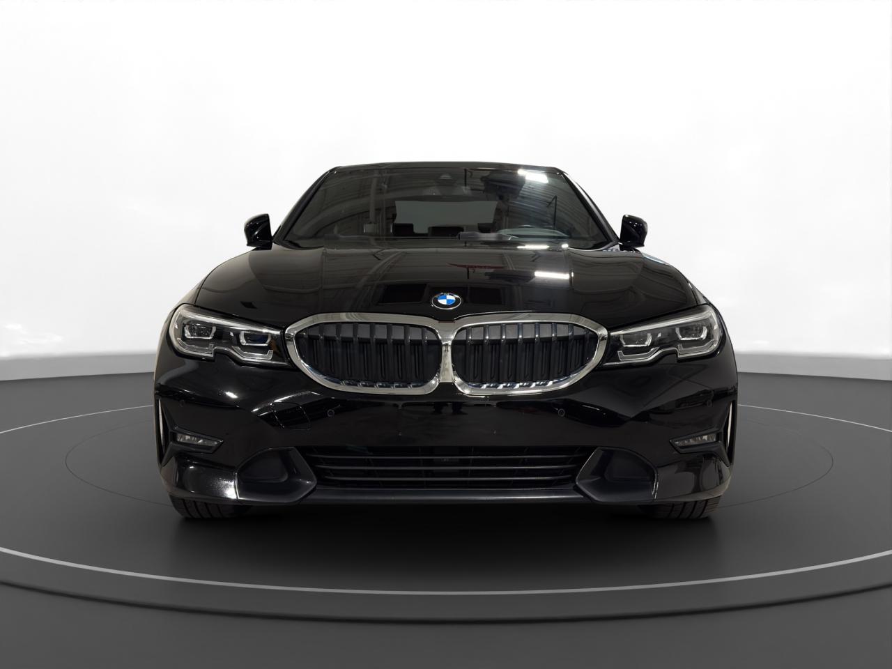 2022 BMW 3 Series 330i xDrive | RED INTERIOR - Photo #2