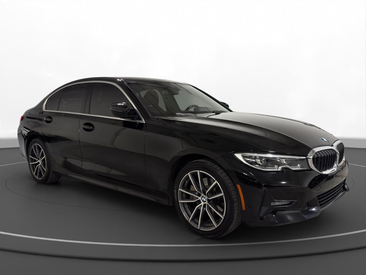 2022 BMW 3 Series 330i xDrive | RED INTERIOR - Photo #3
