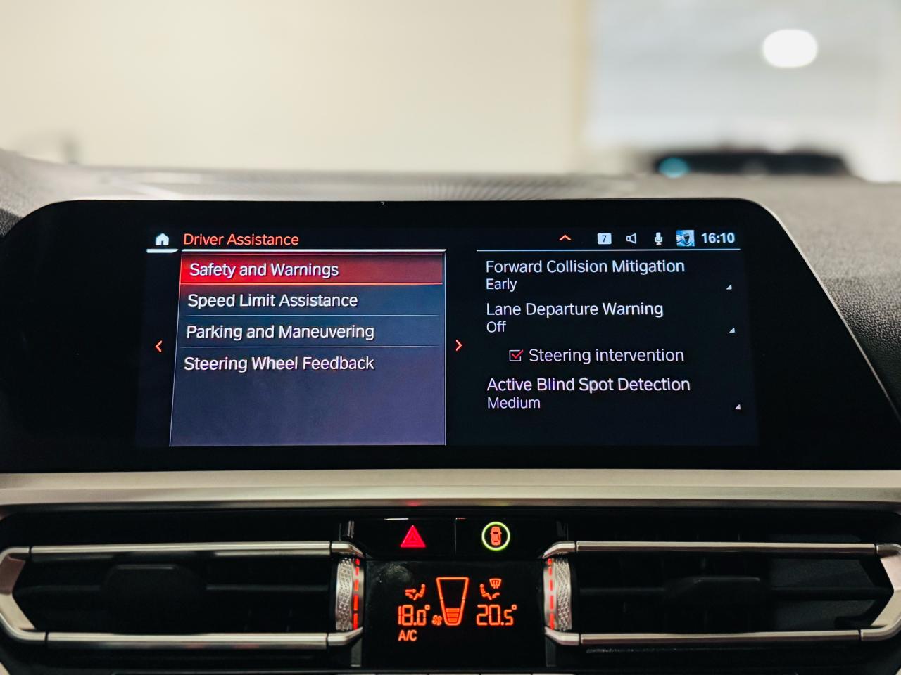 2022 BMW 3 Series 330i xDrive | RED INTERIOR - Photo #21