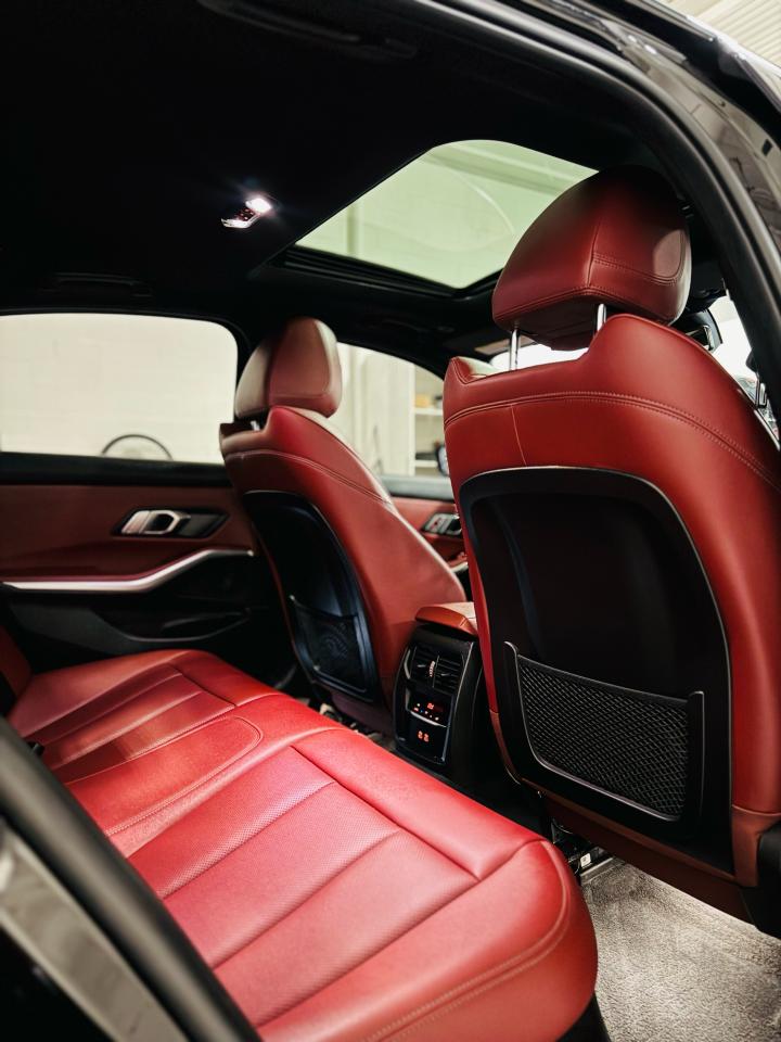 2022 BMW 3 Series 330i xDrive | RED INTERIOR - Photo #24