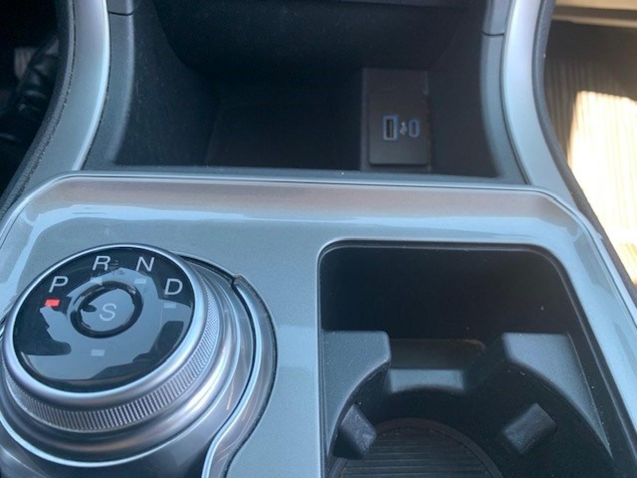 2024 Ford Edge SEL - Photo #9