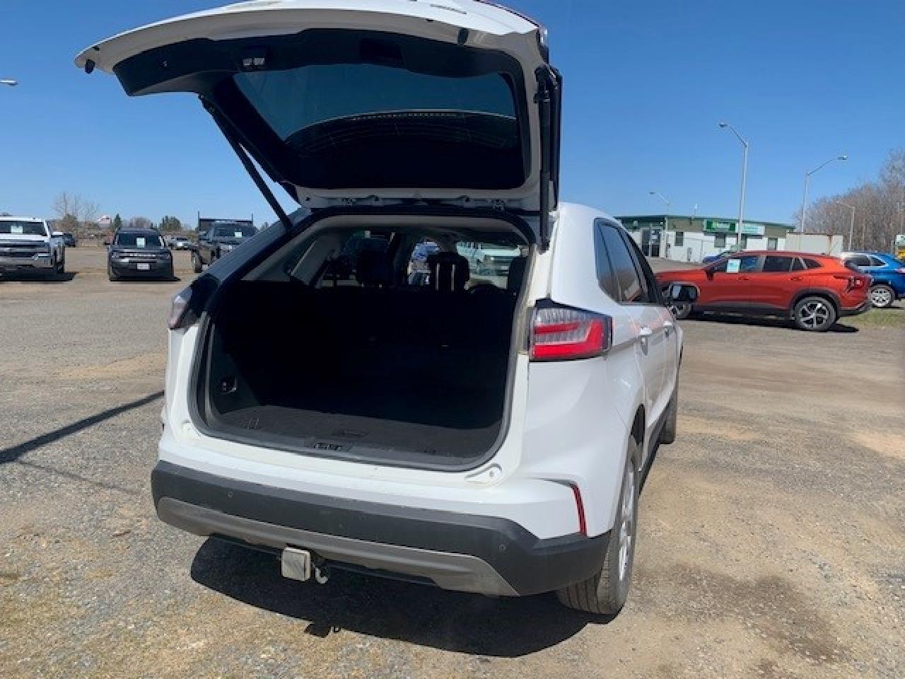 2024 Ford Edge SEL - Photo #3