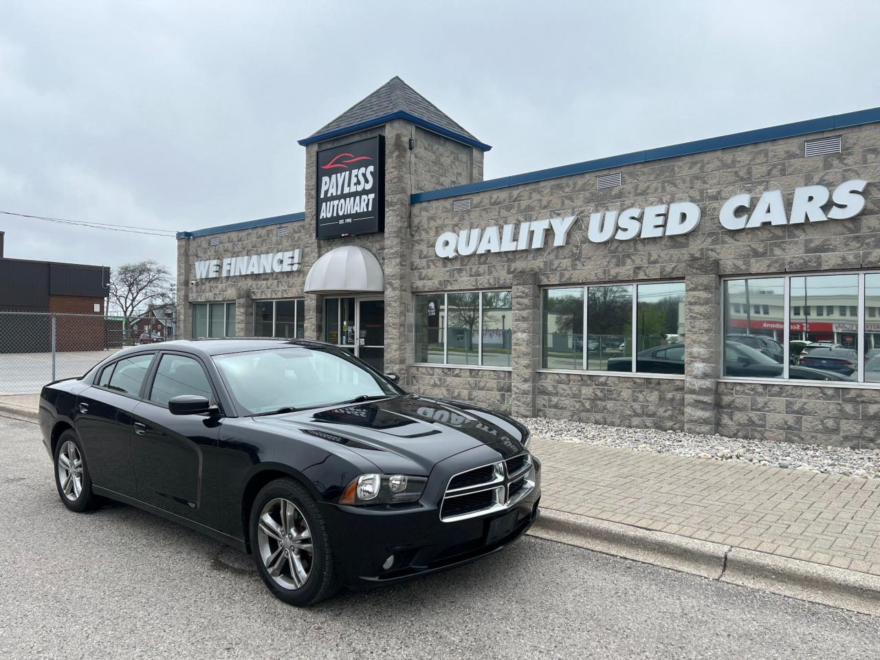 Used 2013 Dodge Charger SXT for sale in Sarnia, ON