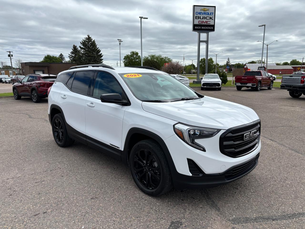 2021 GMC Terrain 2021 GMC Terrain SLE AWD Photo2