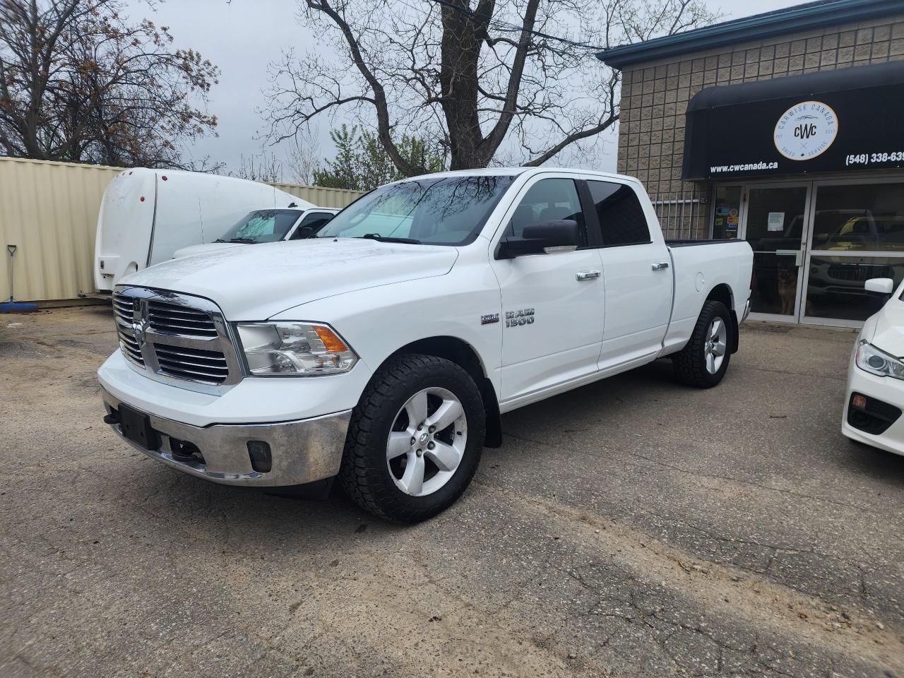 2016 RAM 1500 SLT - Photo #2