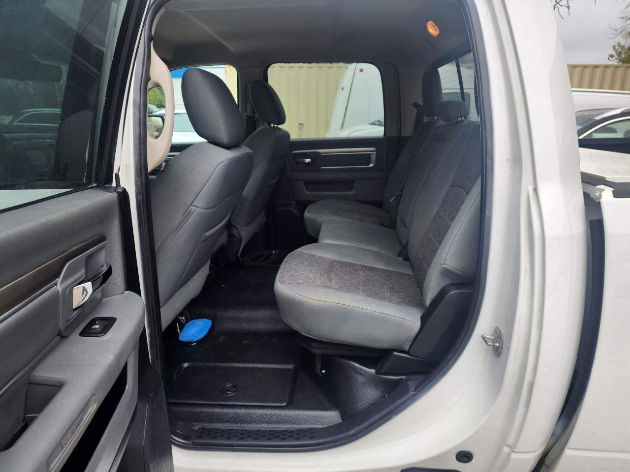 2016 RAM 1500 SLT