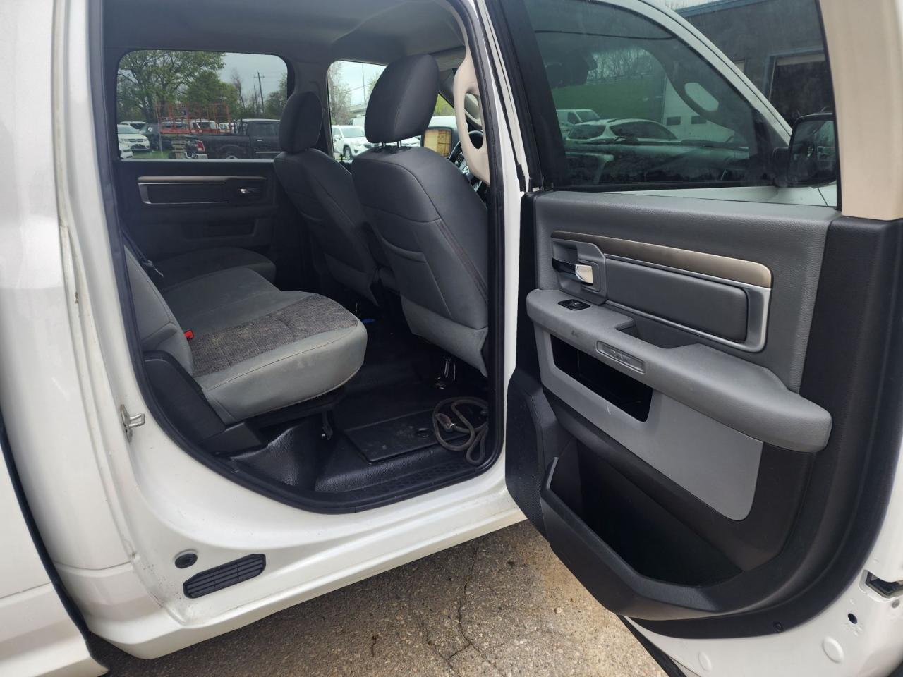 2016 RAM 1500 SLT