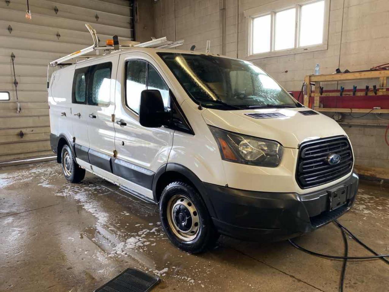 2016 Ford Transit 150  - Photo #3