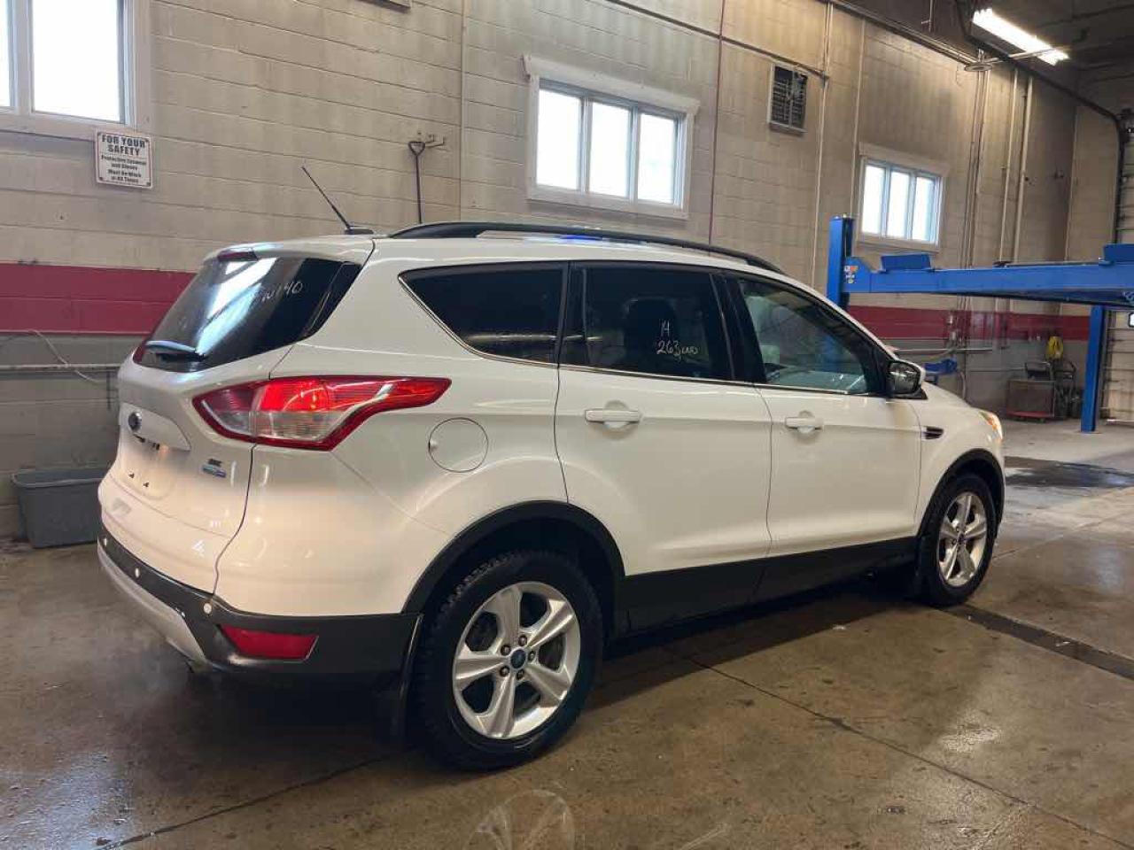 2014 Ford Escape SE - Photo #4