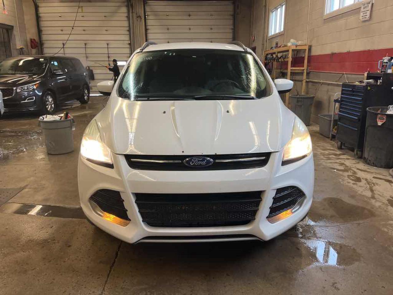 2014 Ford Escape SE - Photo #2