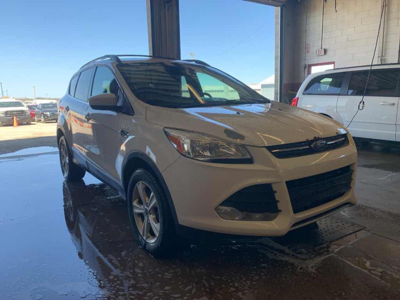 2016 Ford Escape SE - Photo #3