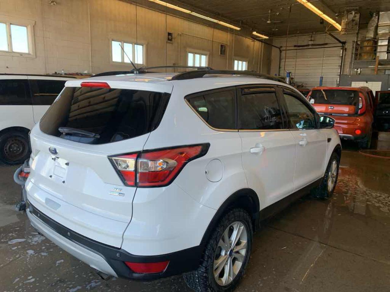 2017 Ford Escape SE - Photo #4