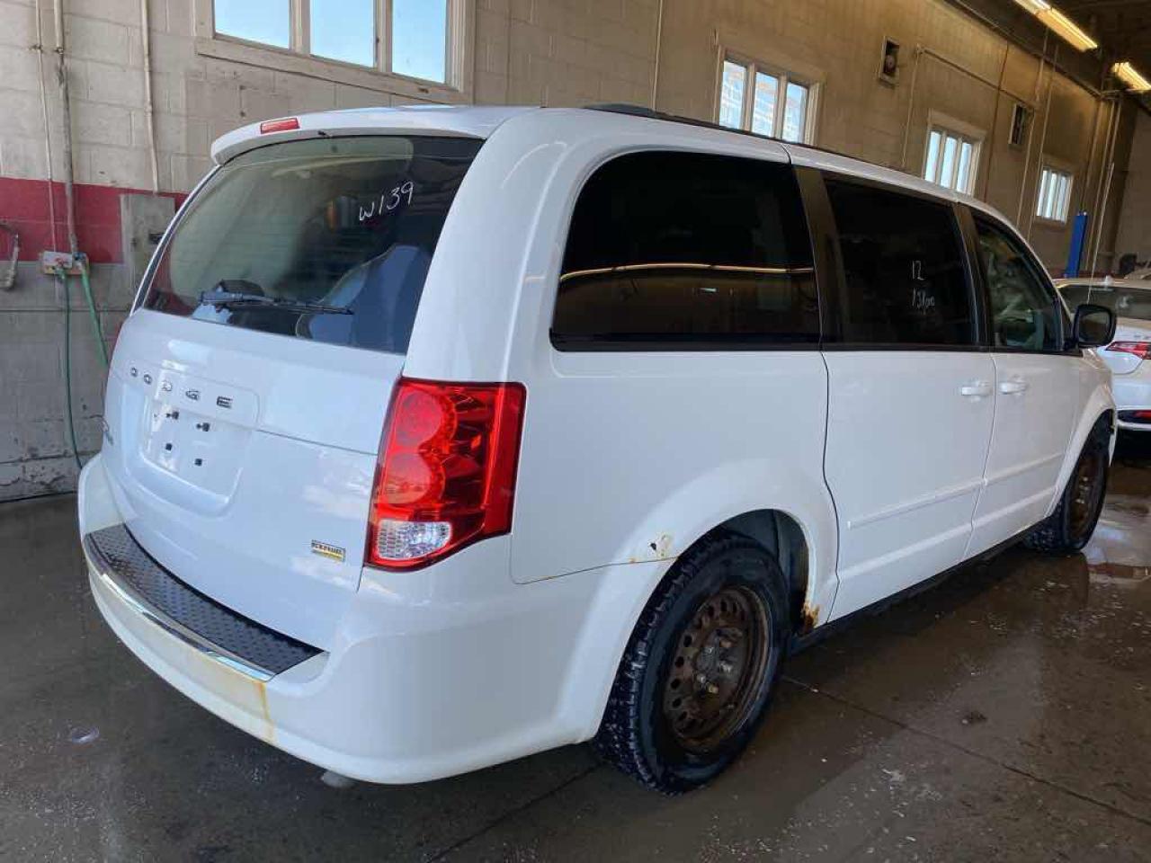 2012 Dodge Grand Caravan SE - Photo #4