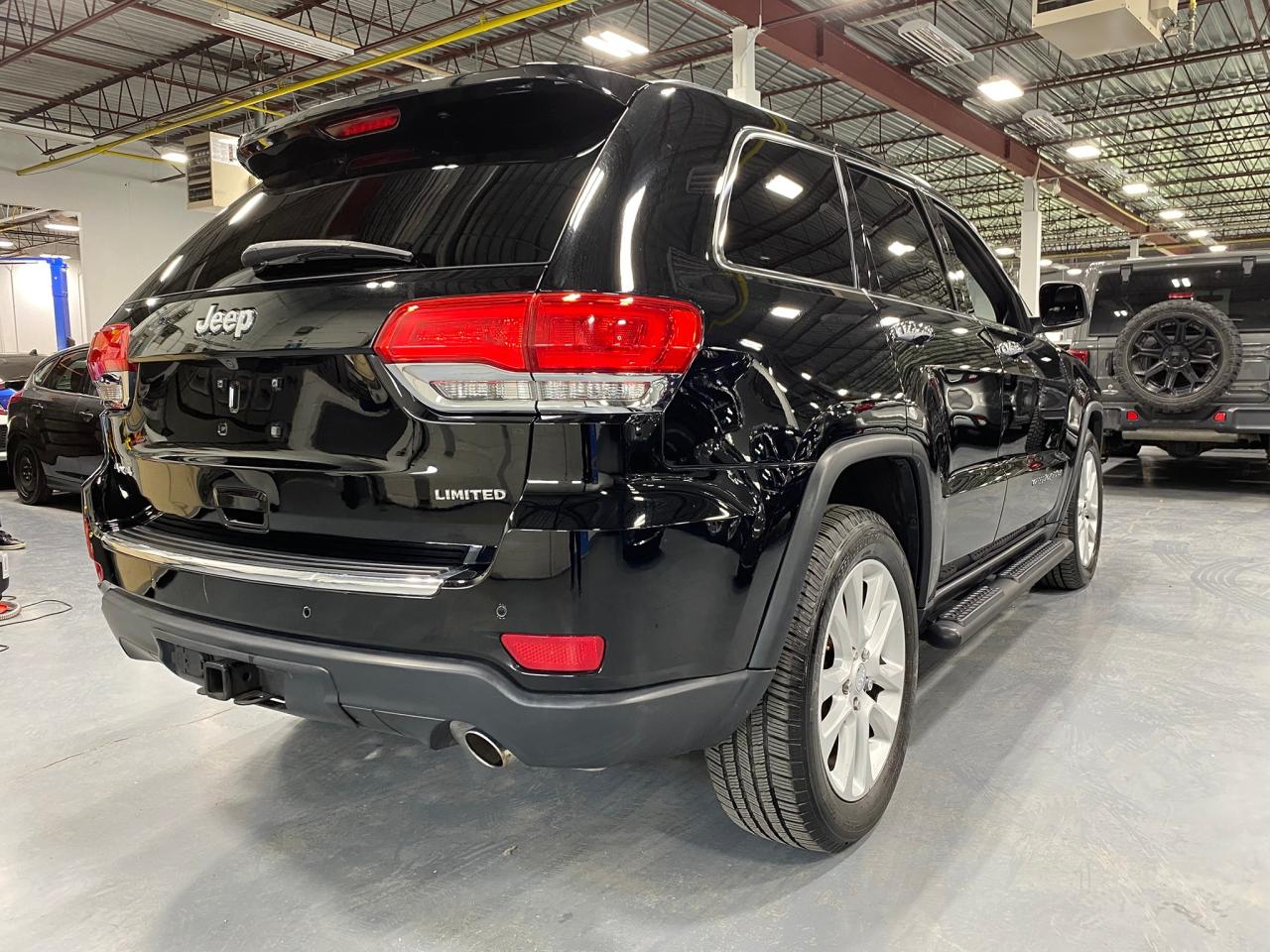 2017 Jeep Grand Cherokee Limited - Photo #5