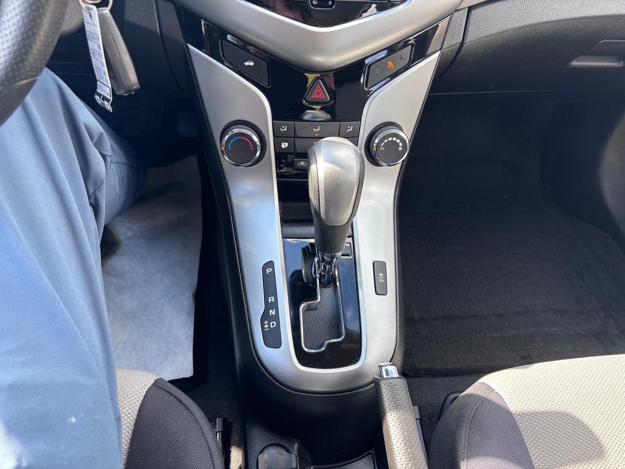 2015 Chevrolet Cruze 2LS LOW KM EXTRA CLEAN - Photo #16