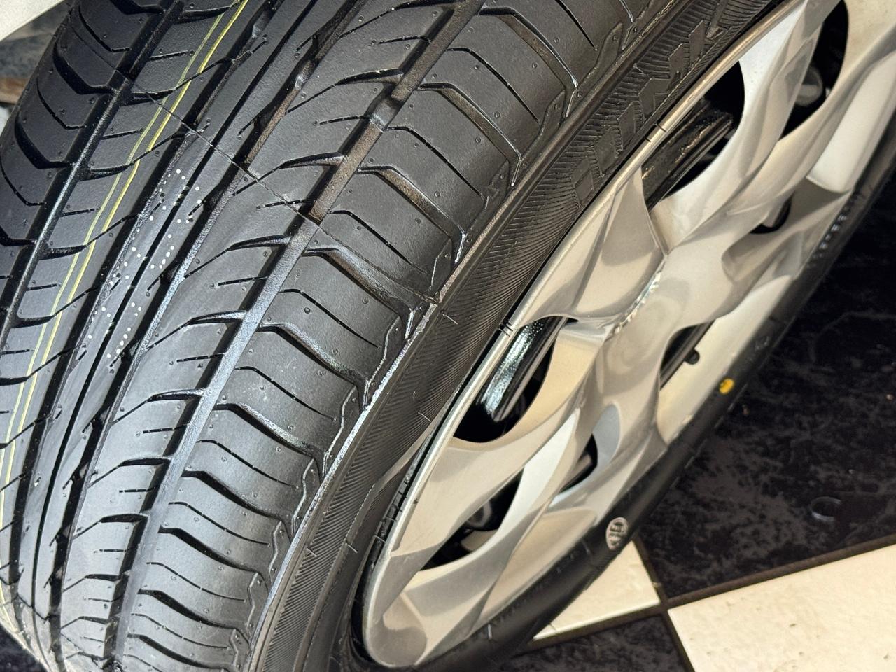 2015 Mazda MAZDA3 GX+New Tires+A/C+6 Speed Manual Photo58