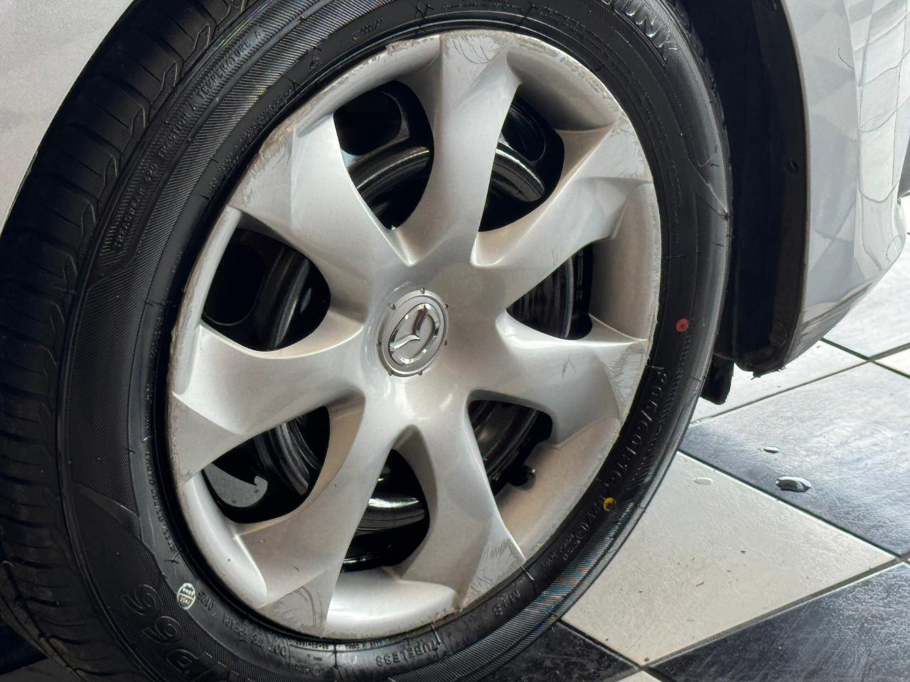 2015 Mazda MAZDA3 GX+New Tires+A/C+6 Speed Manual Photo100